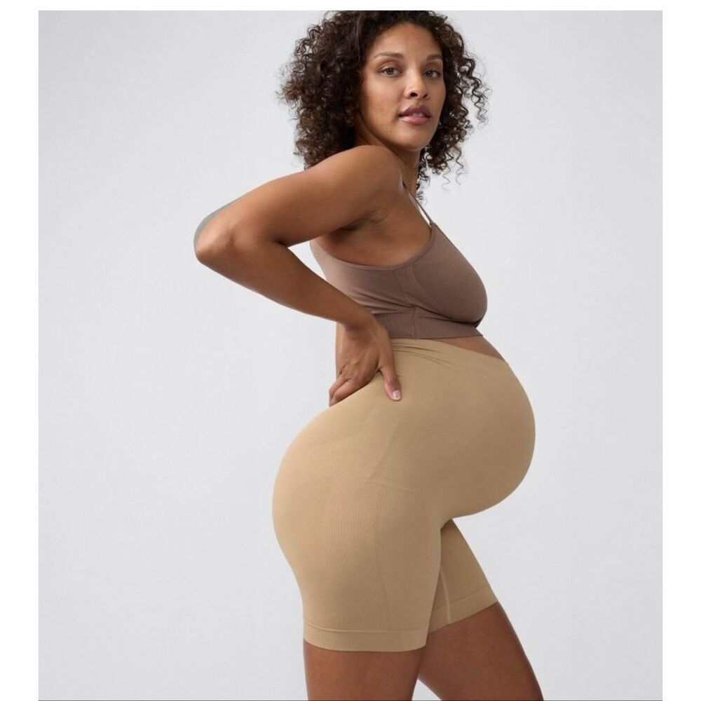🌸 Ingrid & Isabel Maternity Taupe Shapewear Over the Belly Under Shorts New